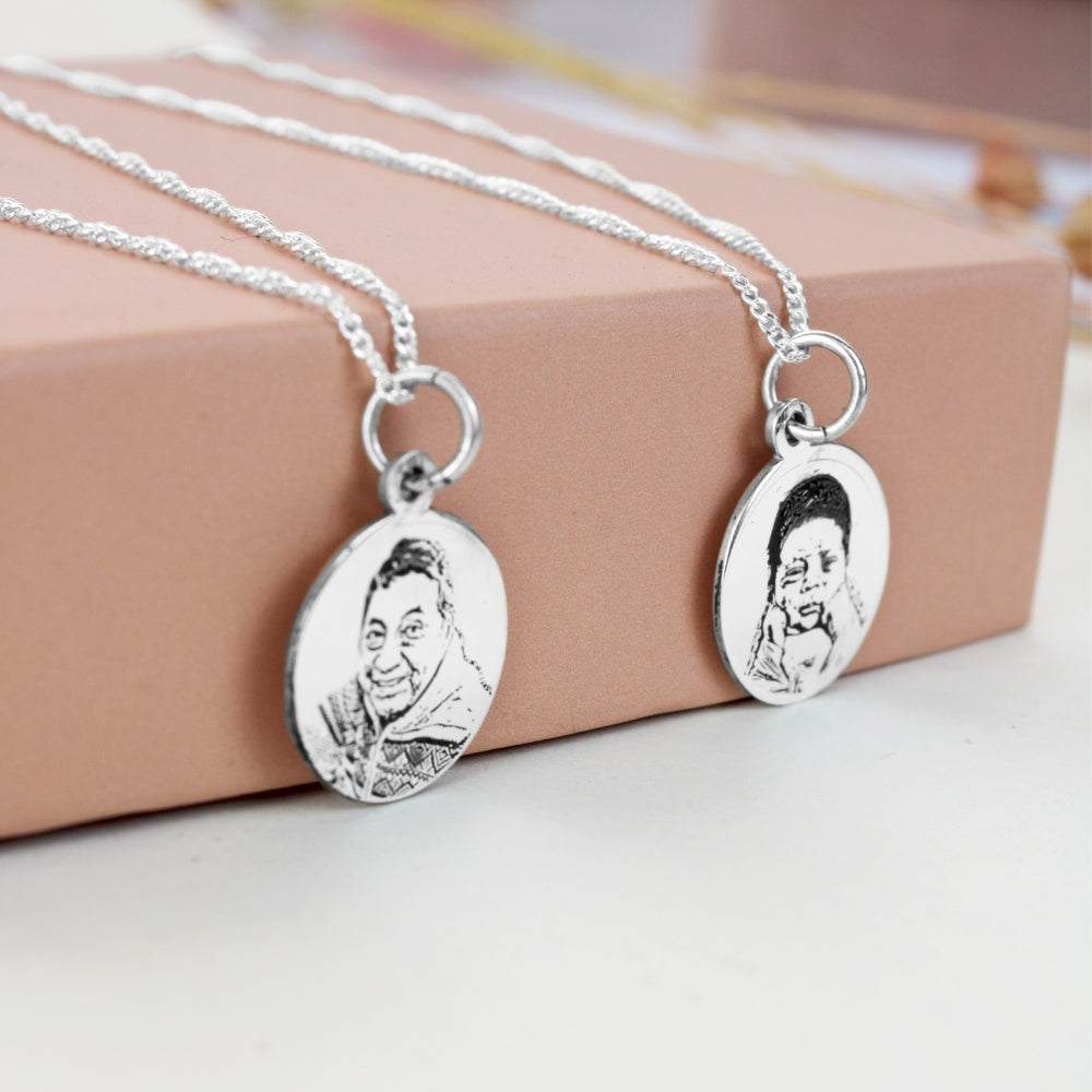 collar plateado, collar fotograbado, collar para poner fotos con laser, collar con dije circular, collar con foto, collar plateado, collar grabado