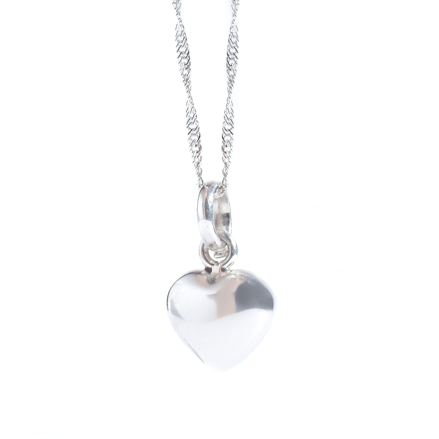 collar con dije de corazon, collar plateado con corazon, collar con colgante de corazon, collar de plata