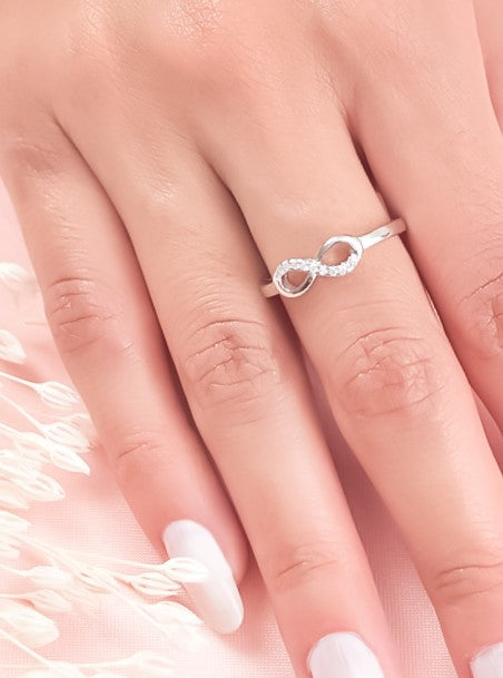 anillo infinito, anillo de mujer, anillo delicado, anillo de plata, anillo de compromiso, anillo de promesa, anillo plateado, anillo delgado, anillo regulable