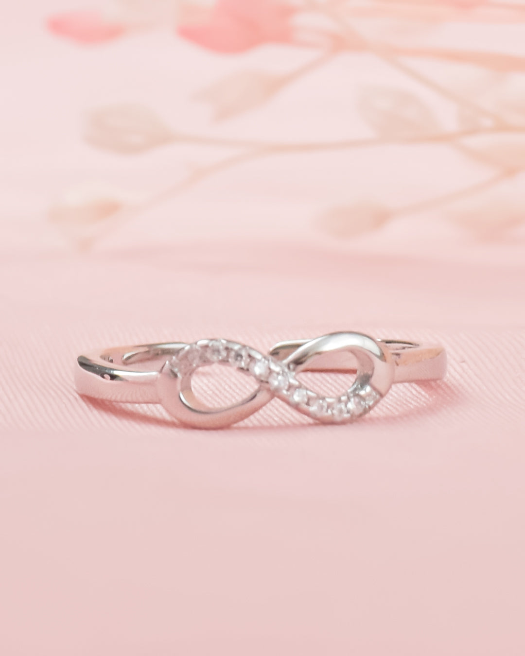 anillo infinito, anillo de mujer, anillo delicado, anillo de plata, anillo de compromiso, anillo de promesa, anillo plateado, anillo delgado, anillo regulable