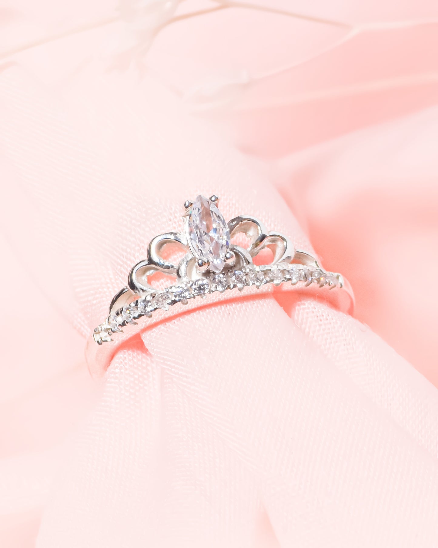 anillo de promesa, anillo de princesa, anillo de corona, anillo grande, anillo de plata,anillo plateado, anillo con piedras, anillo de compromiso, anillo de promesa