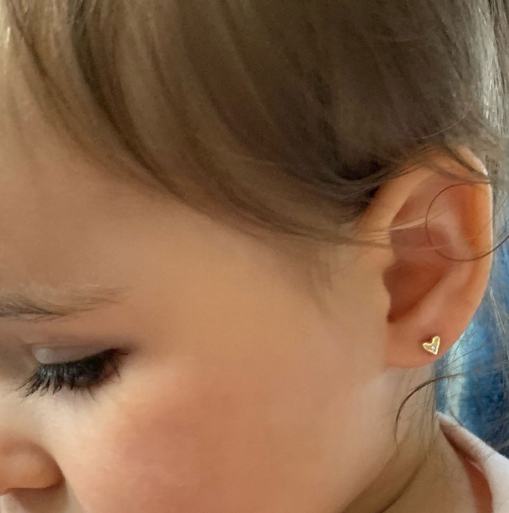 Arete Abridor Corazón Oro 18k