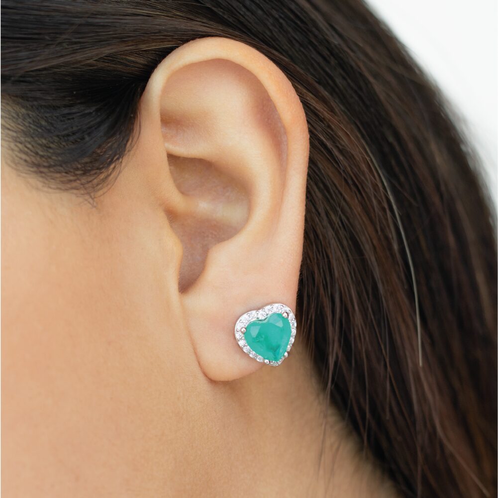 aretes de corazon, aretes plateados pegados, aretes pegados