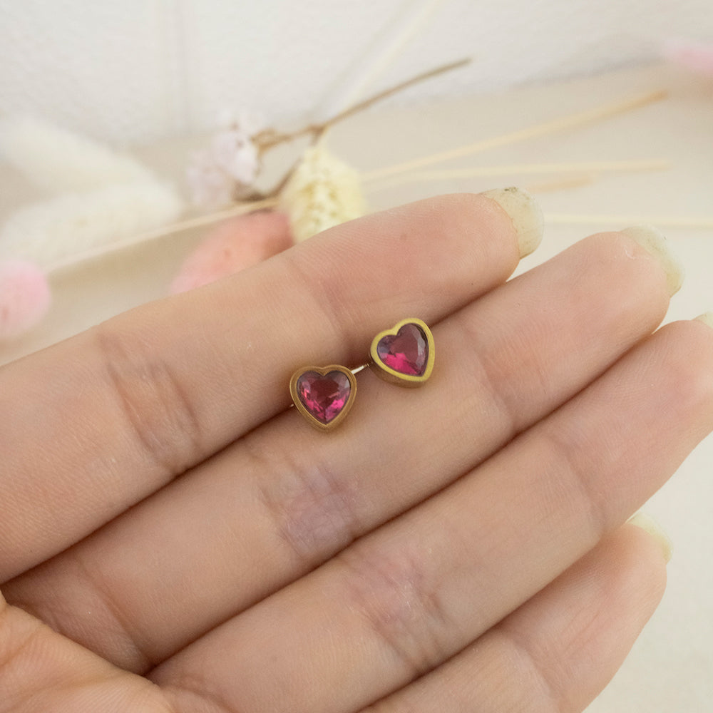 Aretes Corazón Rubi Dorado Acero