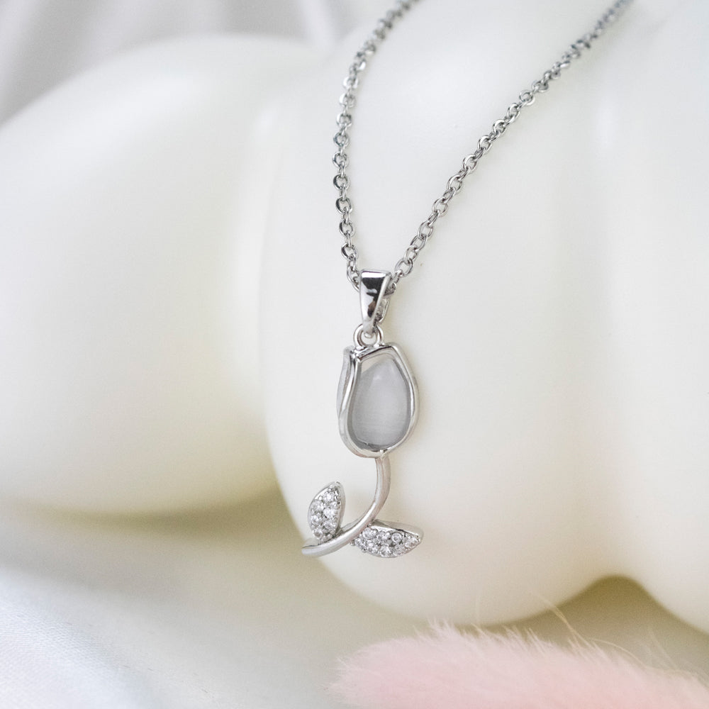 Collar Tulipán Piedra Blanca Plateado Acero