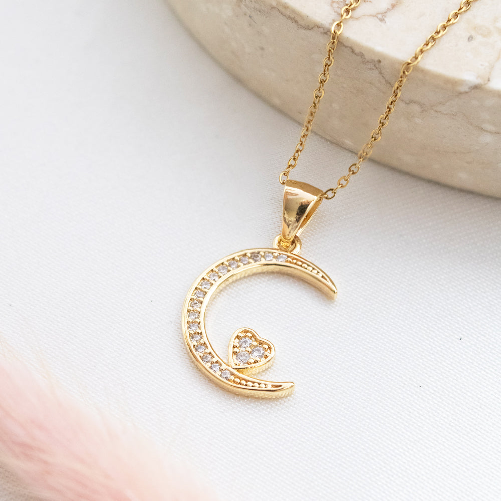 collar de luna dorado, collar de luna con piedras, collar delicado, dije de luna dorado, dije luna dorado con piedras
