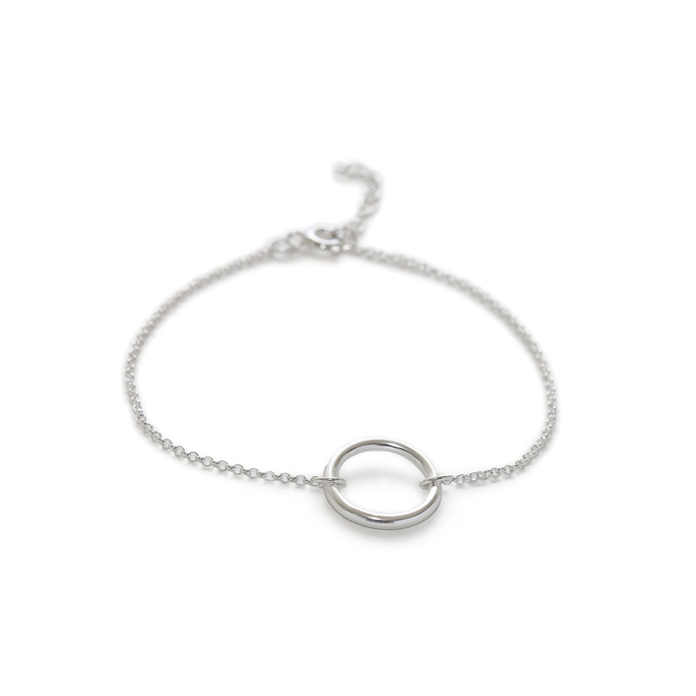 pulsera de plata, pulsera simbolica, pulsera con dije circular