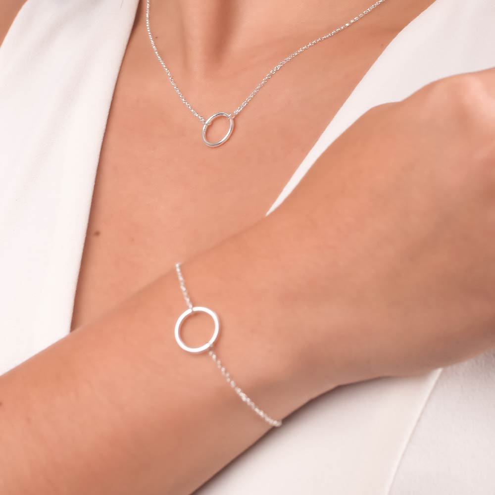 pulsera de plata, pulsera simbolica, pulsera con dije circular