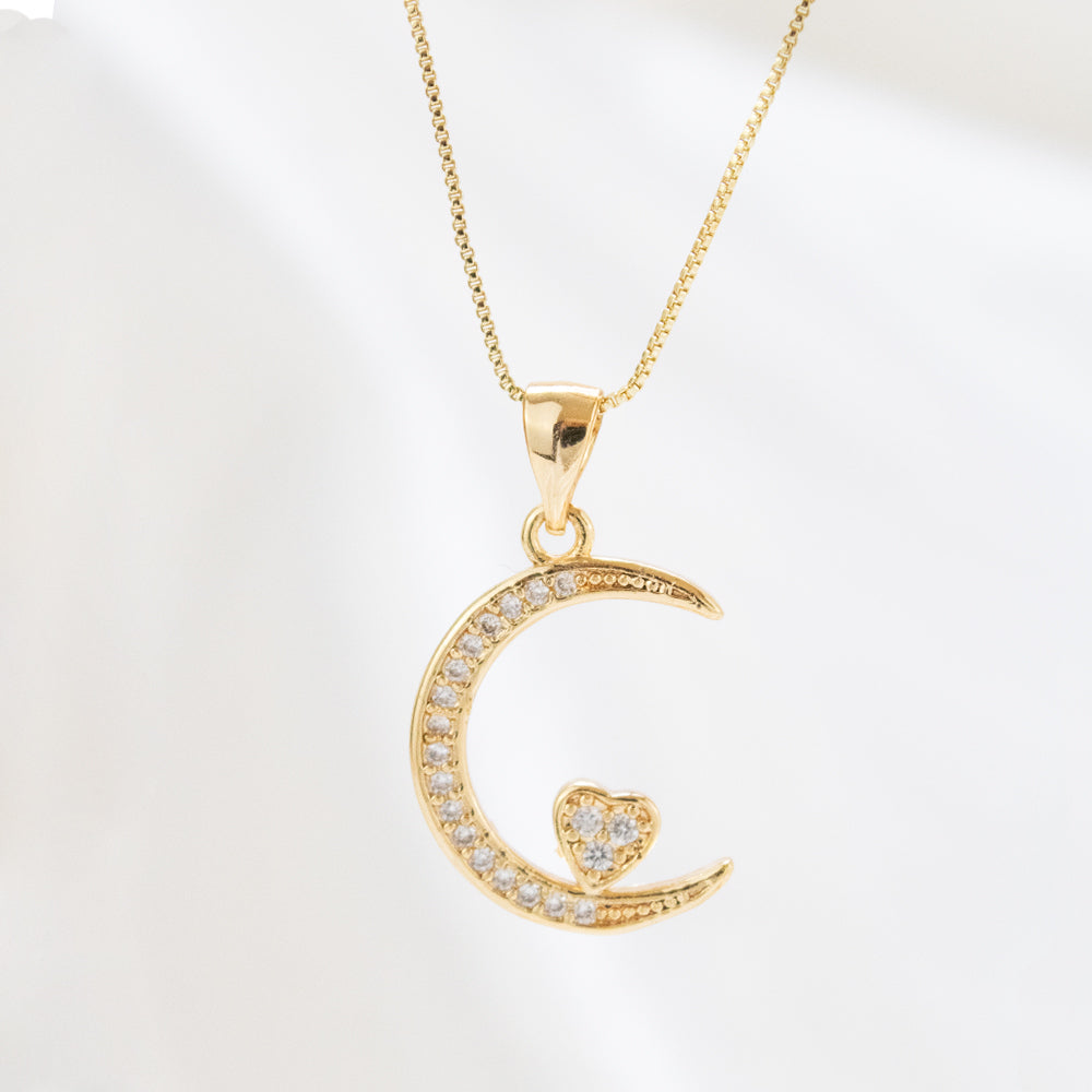 collar de luna dorado, collar de luna con piedras, collar delicado, dije de luna dorado, dije luna dorado con piedras