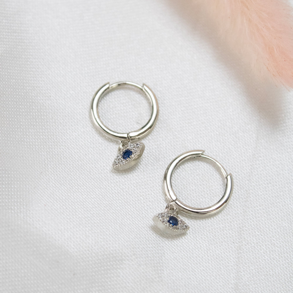 argollas plateadas de ojo, argollas de ojo turco, pendientes plateados, argollas con colgante de ojo turco