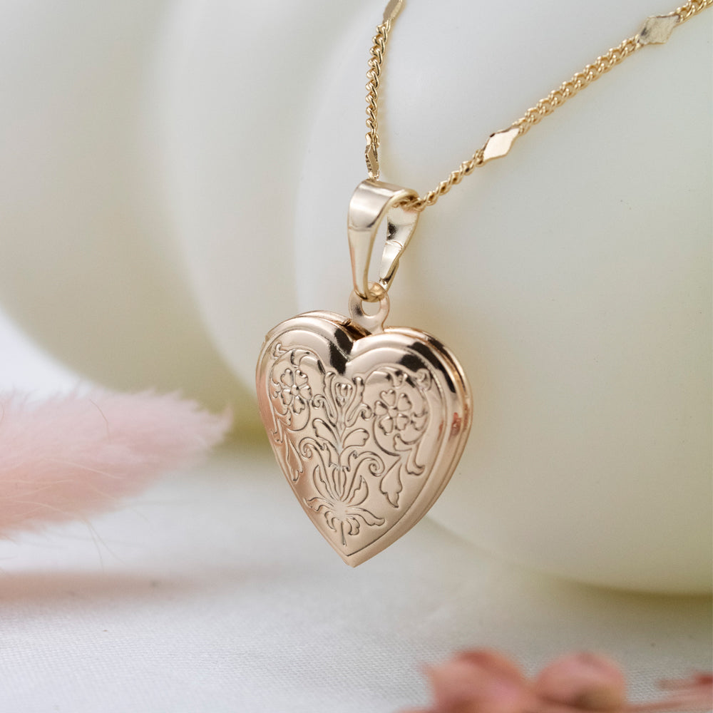 collar relicario dorado de corazon con grabado de flores, collar para colocar fotos, collar de corazon, collar dorado de corazon