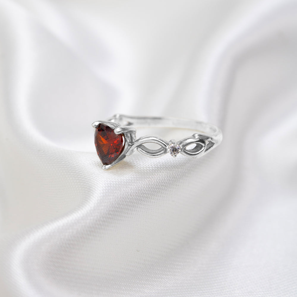 Anillo Rubi Corazón Plateado Plata