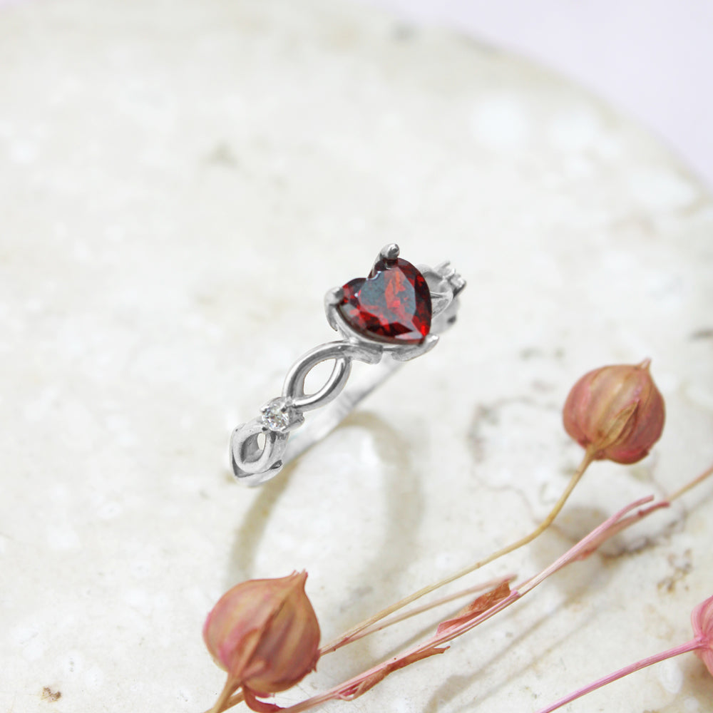 Anillo Rubi Corazón Plateado Plata