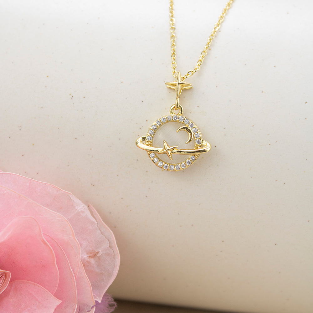Collar Saturno Dorado Acero
