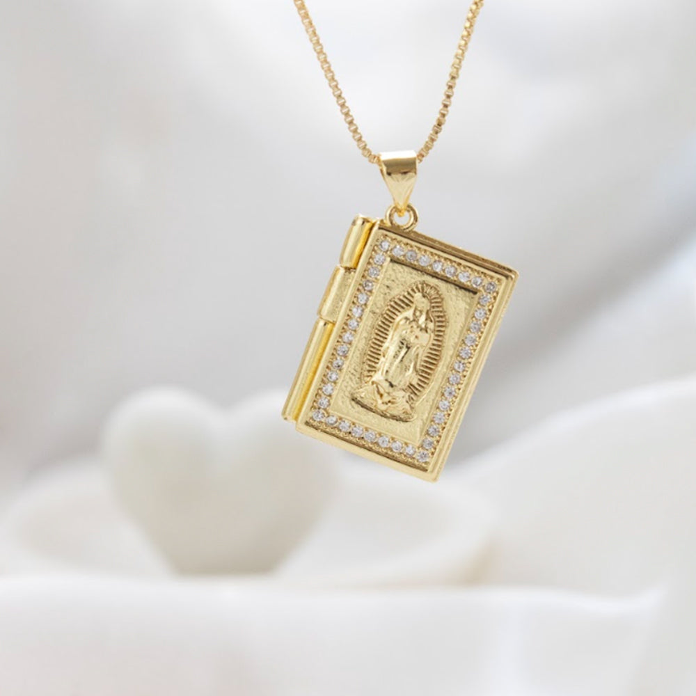 Collar Relicario Virgen Rectangulo Dorado