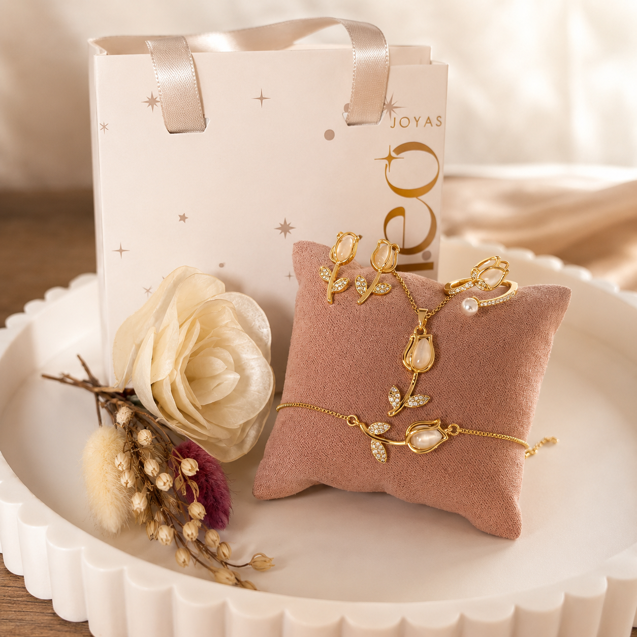 Box Premium Tulipan Blanco 4 piezas: Collar + Aretes + Pulsera y Anillo Tulipan Blanco