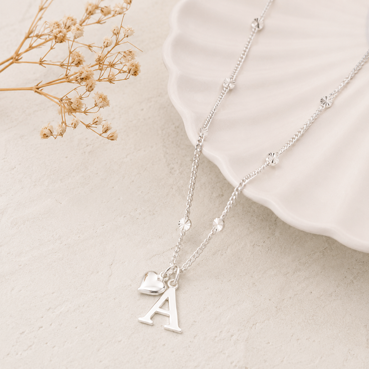Collar Inicial Plata con Corazón