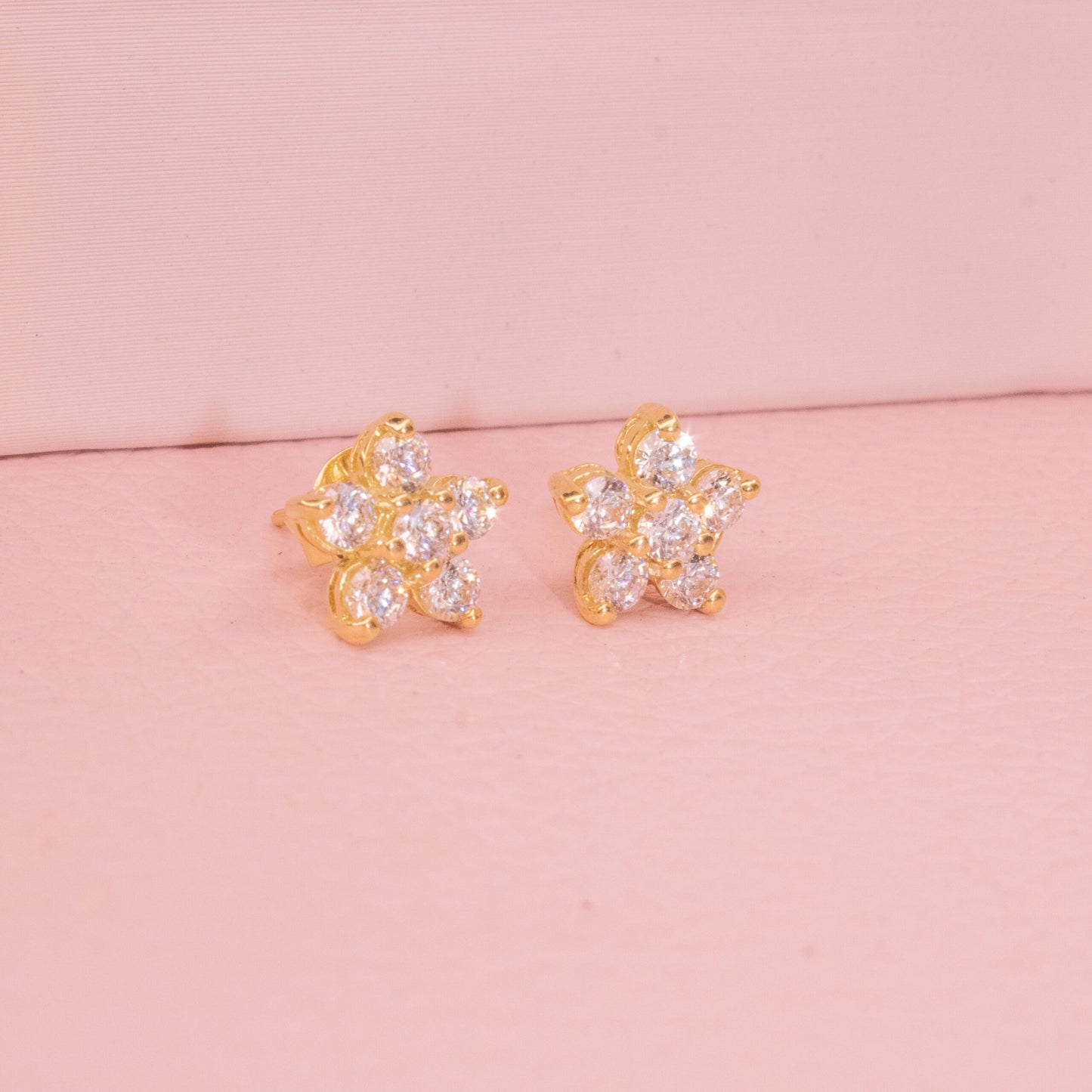 Arete Flor Roseta Oro 18K