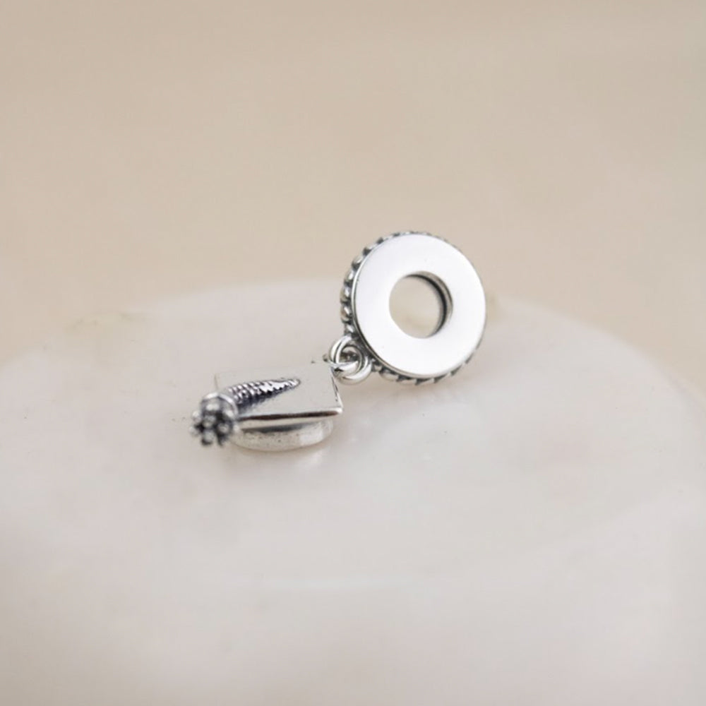 Dije Charm Birrete Graduación Plata