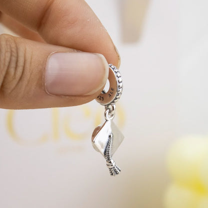 Dije Charm Birrete Graduación Plata