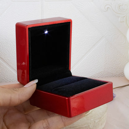 Estuche Caja Cuadrada Roja con Luz Led