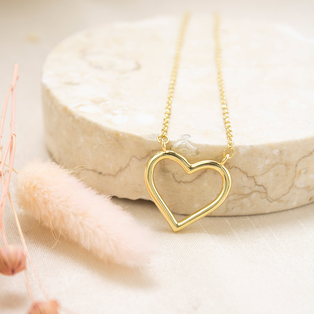 Collar Corazón Lineal Dorado