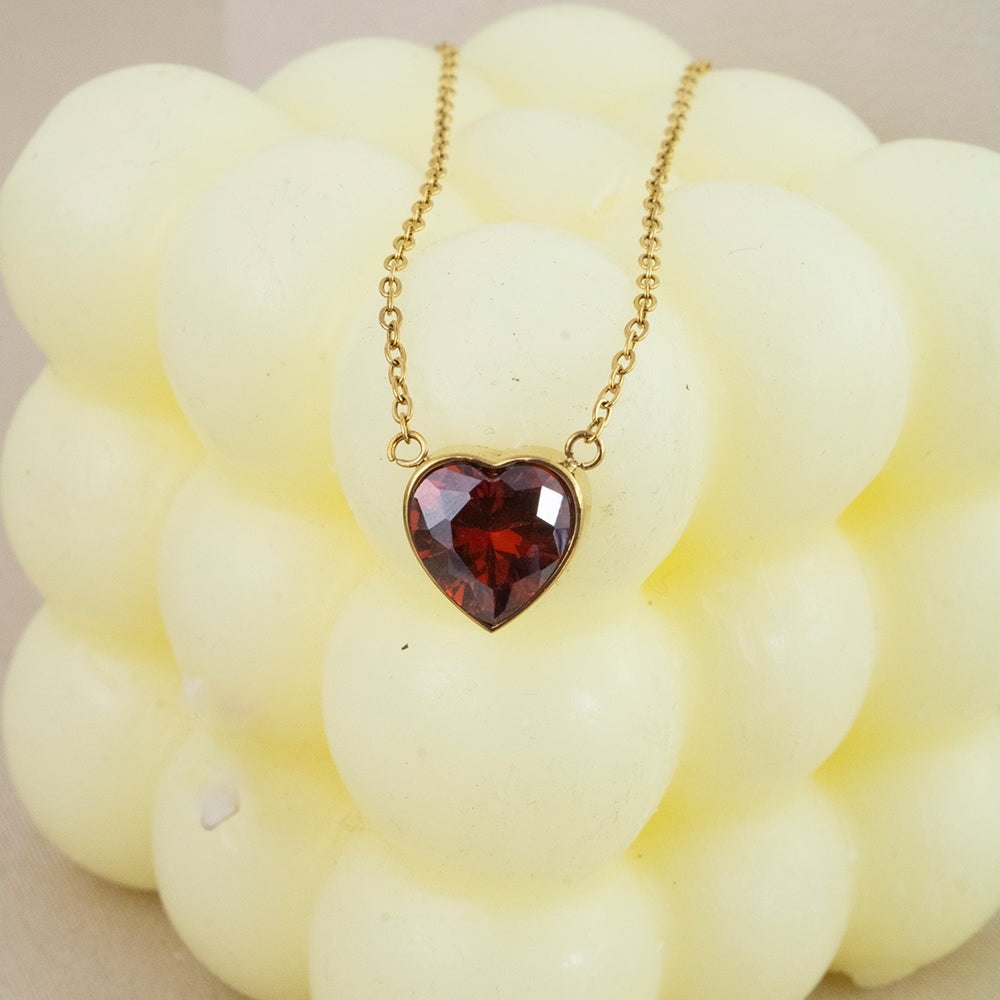 Collar Corazón Rubi Dorado Acero