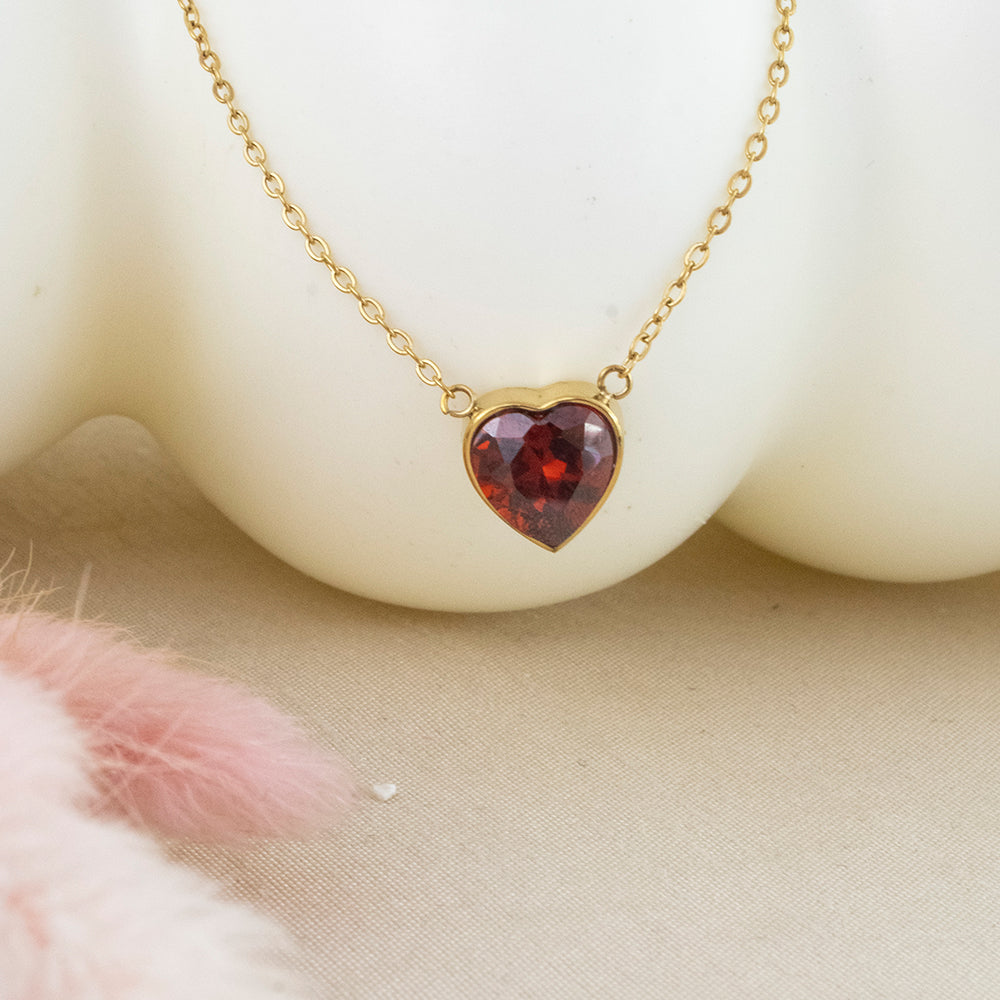 Collar Corazón Rubi Dorado Acero