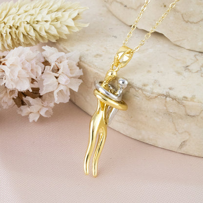 Collar Abrazo de Amor Dorado Acero