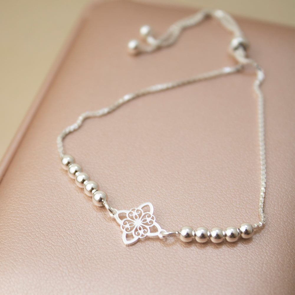 Pulsera Regulable Nudo de Bruja Plata