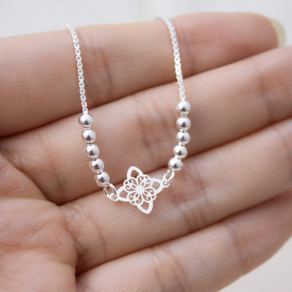 Pulsera Regulable Nudo de Bruja Plata