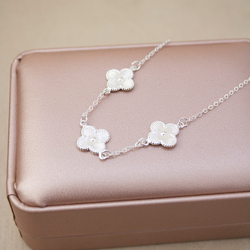 Collar 3 Treboles Plateado