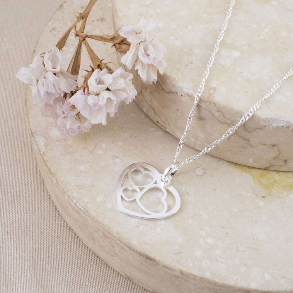 Collar Corazones Calados Plata