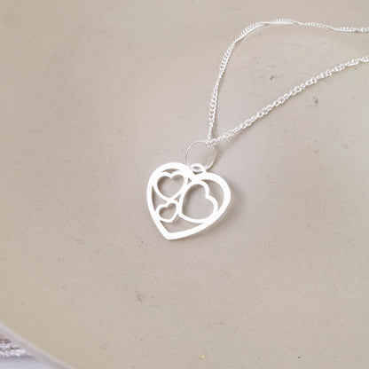 Collar Corazones Calados Plata