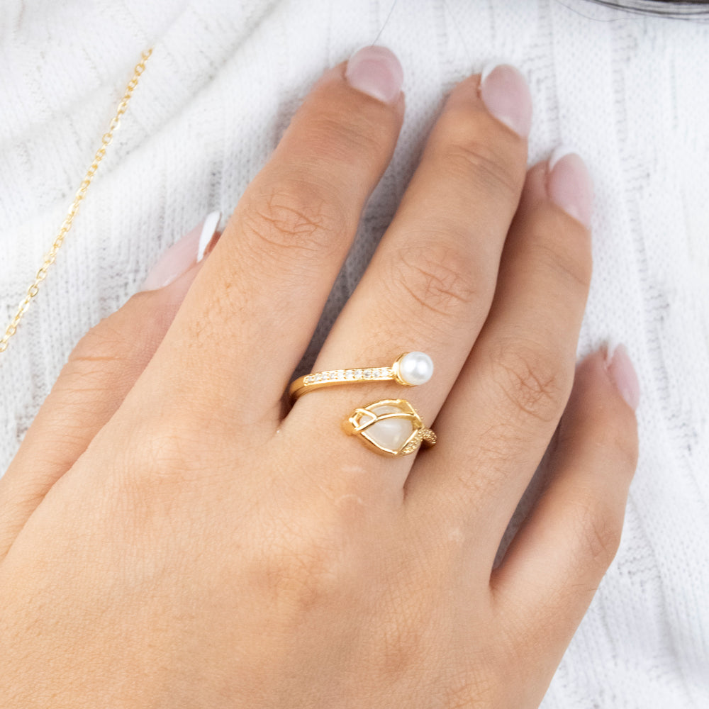Anillo Tulipan Piedra Blanca Dorado Acero