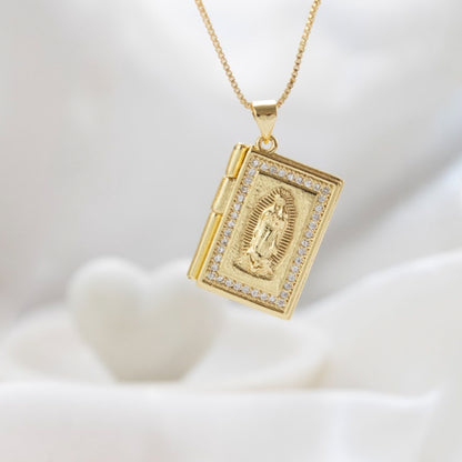 Collar Relicario Virgen Rectangulo Dorado