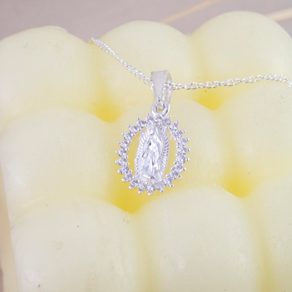 Collar Virgen Guadalupe  Brillos Plata