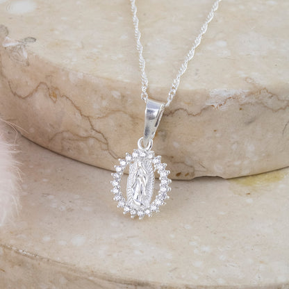 Collar Virgen Guadalupe  Brillos Plata